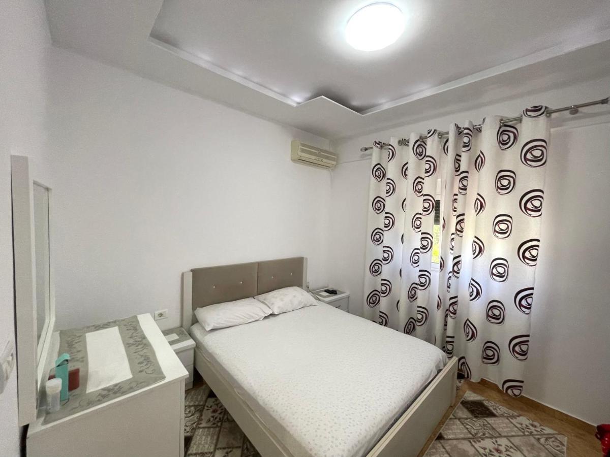 Luigi S Fairyview Apartment Sarandë Esterno foto