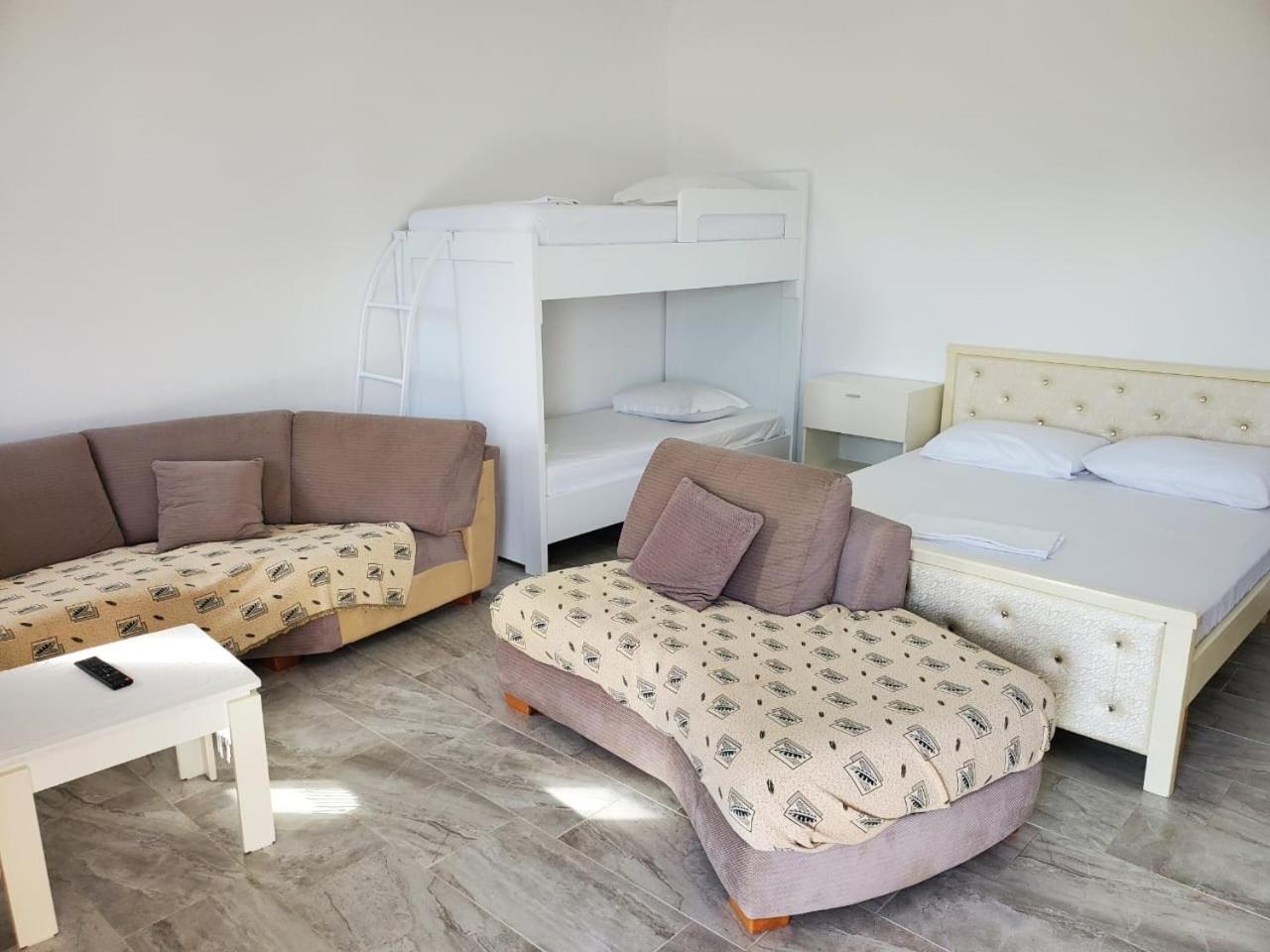 Luigi S Fairyview Apartment Sarandë Esterno foto