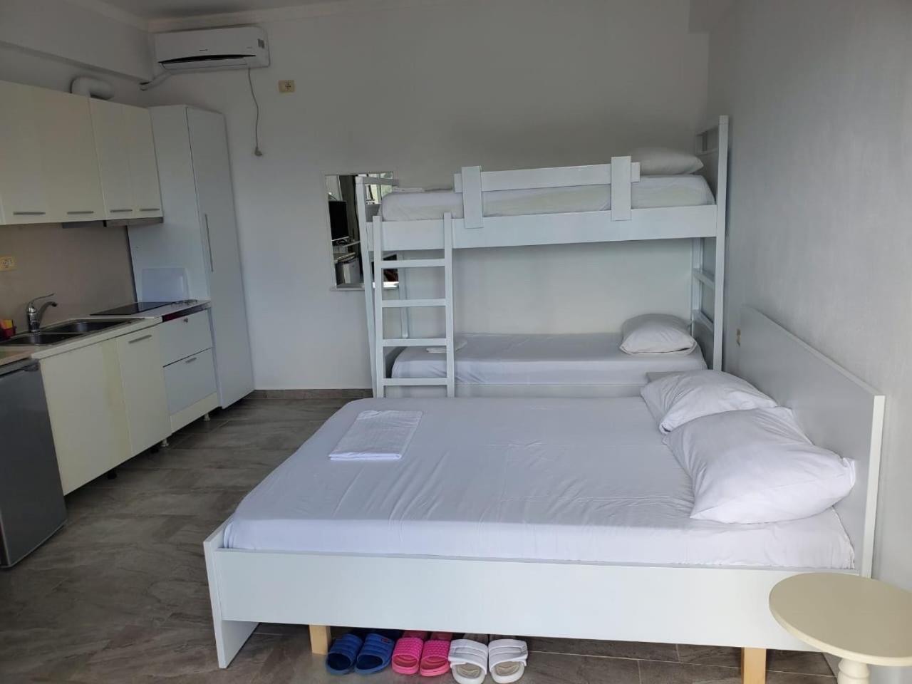 Luigi S Fairyview Apartment Sarandë Esterno foto