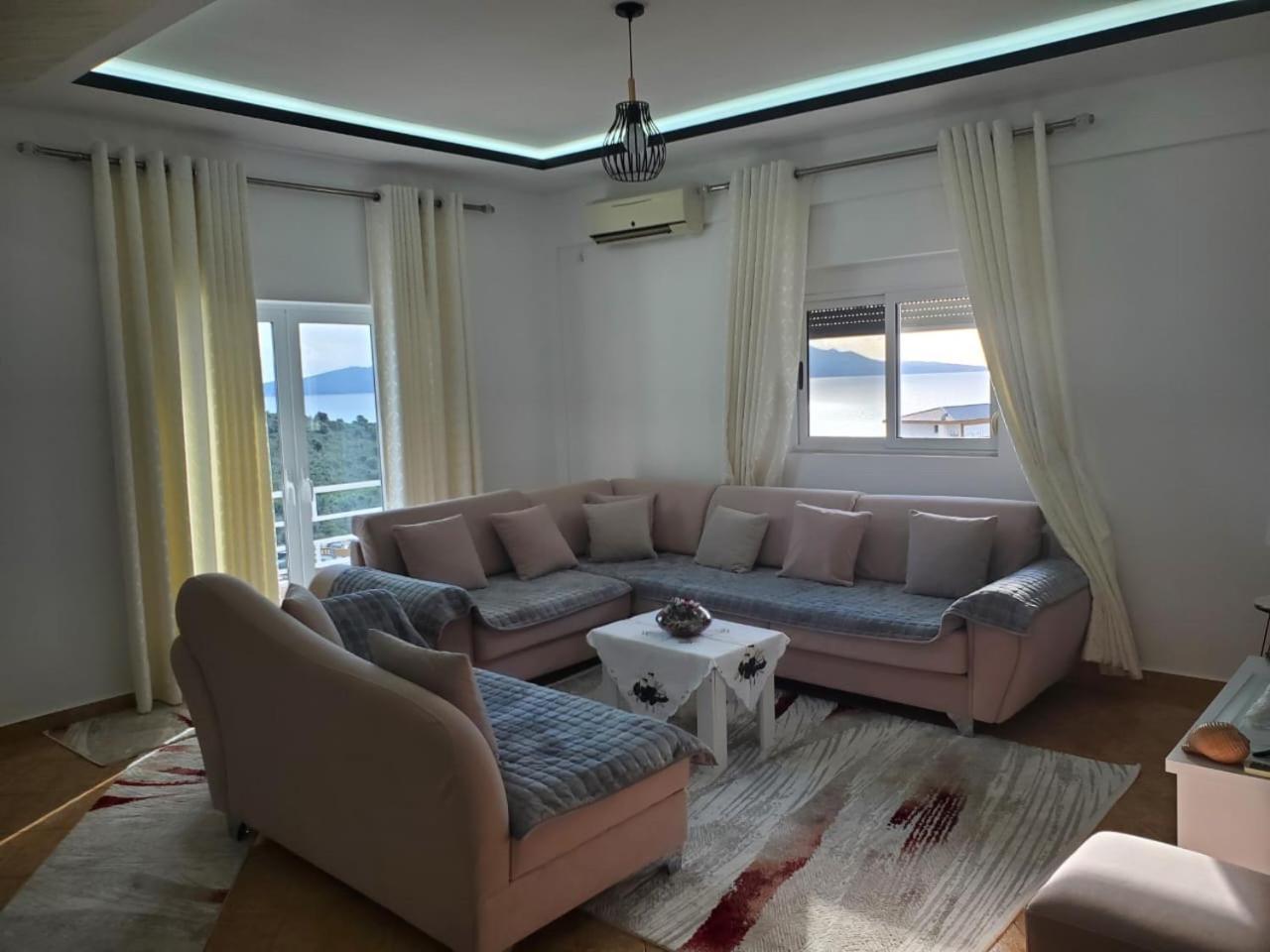 Luigi S Fairyview Apartment Sarandë Esterno foto