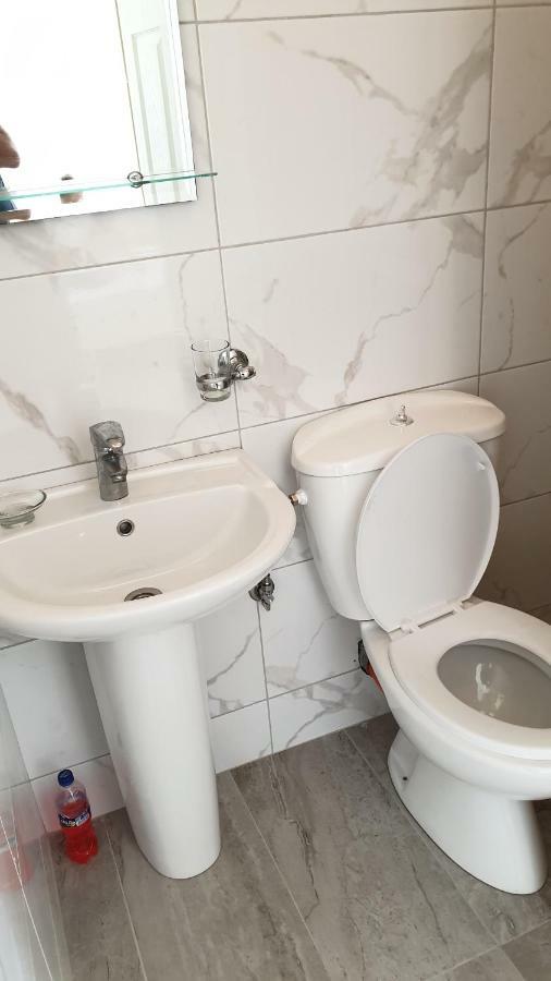Luigi S Fairyview Apartment Sarandë Esterno foto