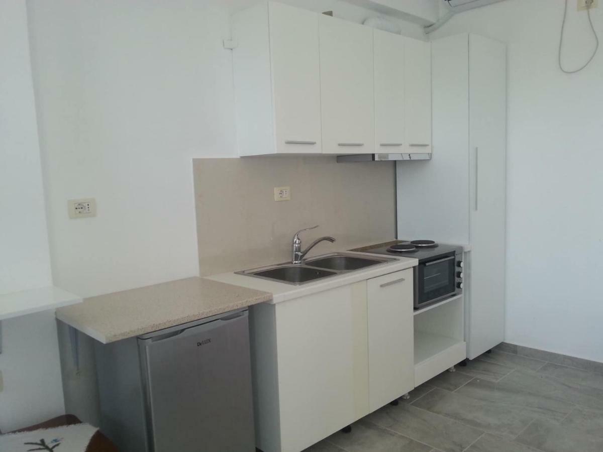 Luigi S Fairyview Apartment Sarandë Esterno foto